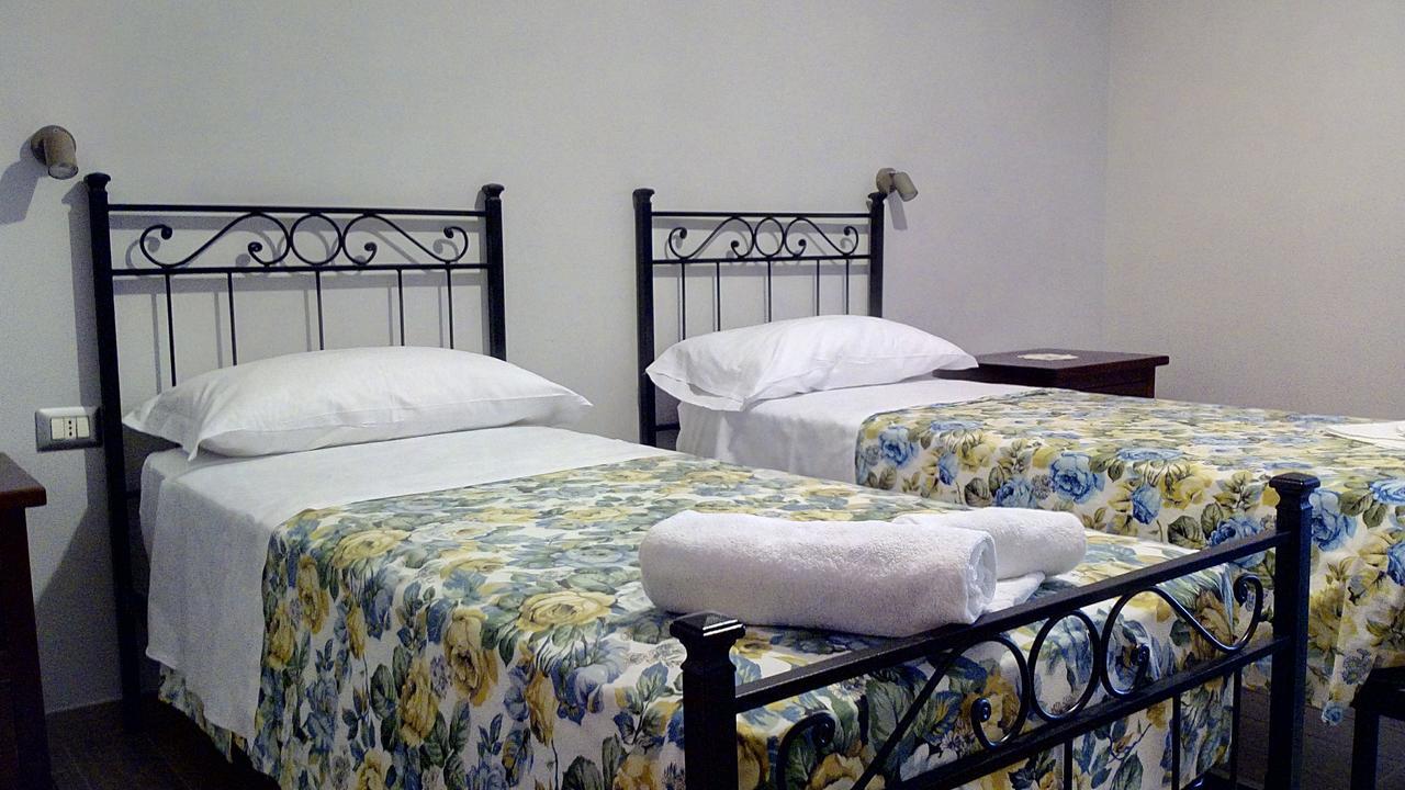 Agriturismo Casale Sera Fontana Liri Exteriör bild